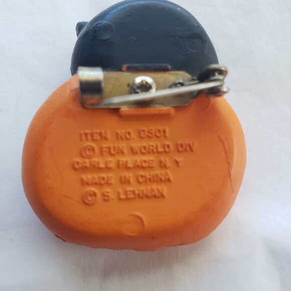 Vintage Halloween Pin Black Cat on Pumpkin Resin Safety Pin Back Costume Jewelry - Picture 3 of 7